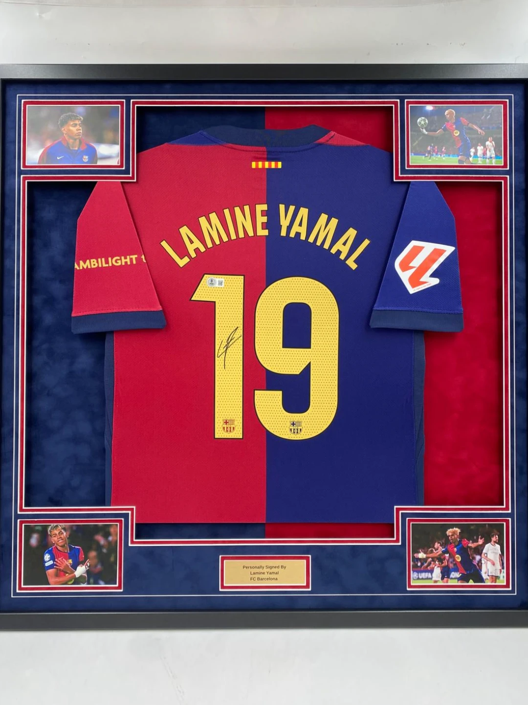 Framed signed Lamine Yamal Barcelona #19 Jersey Display